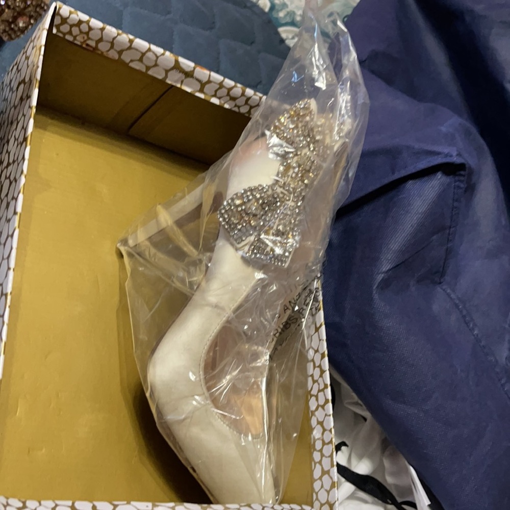 Shoes - Picture 2 of 2